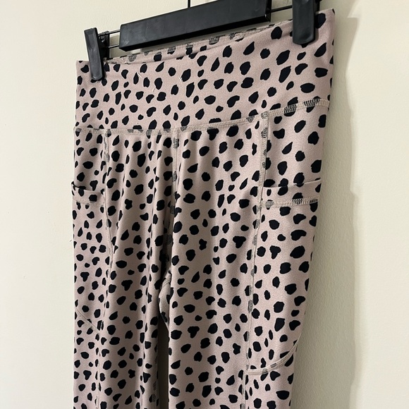 Gilly Hicks Find Your Happy Place Brown Leopard Print Pocket High Rise Leggings - Picture 6 of 12
